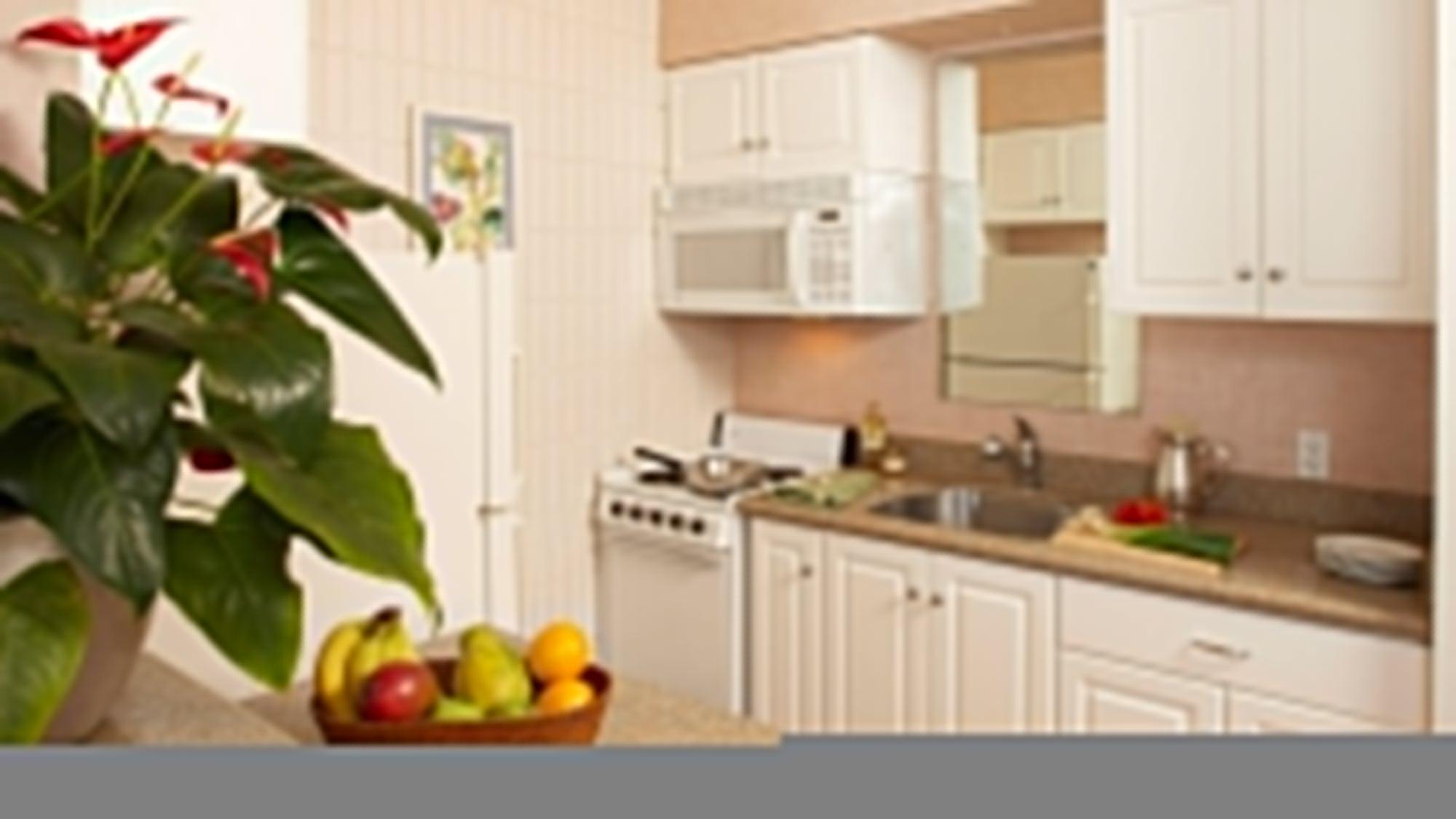 Lahaina Shores Beach Resort Экстерьер фото