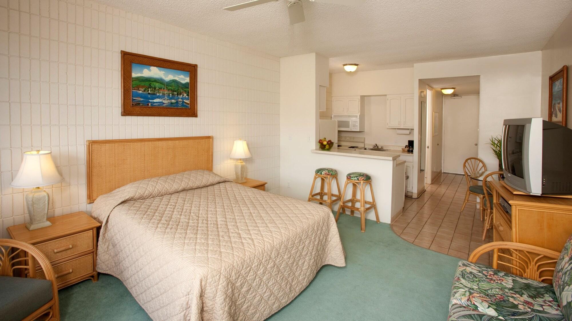 Lahaina Shores Beach Resort Экстерьер фото