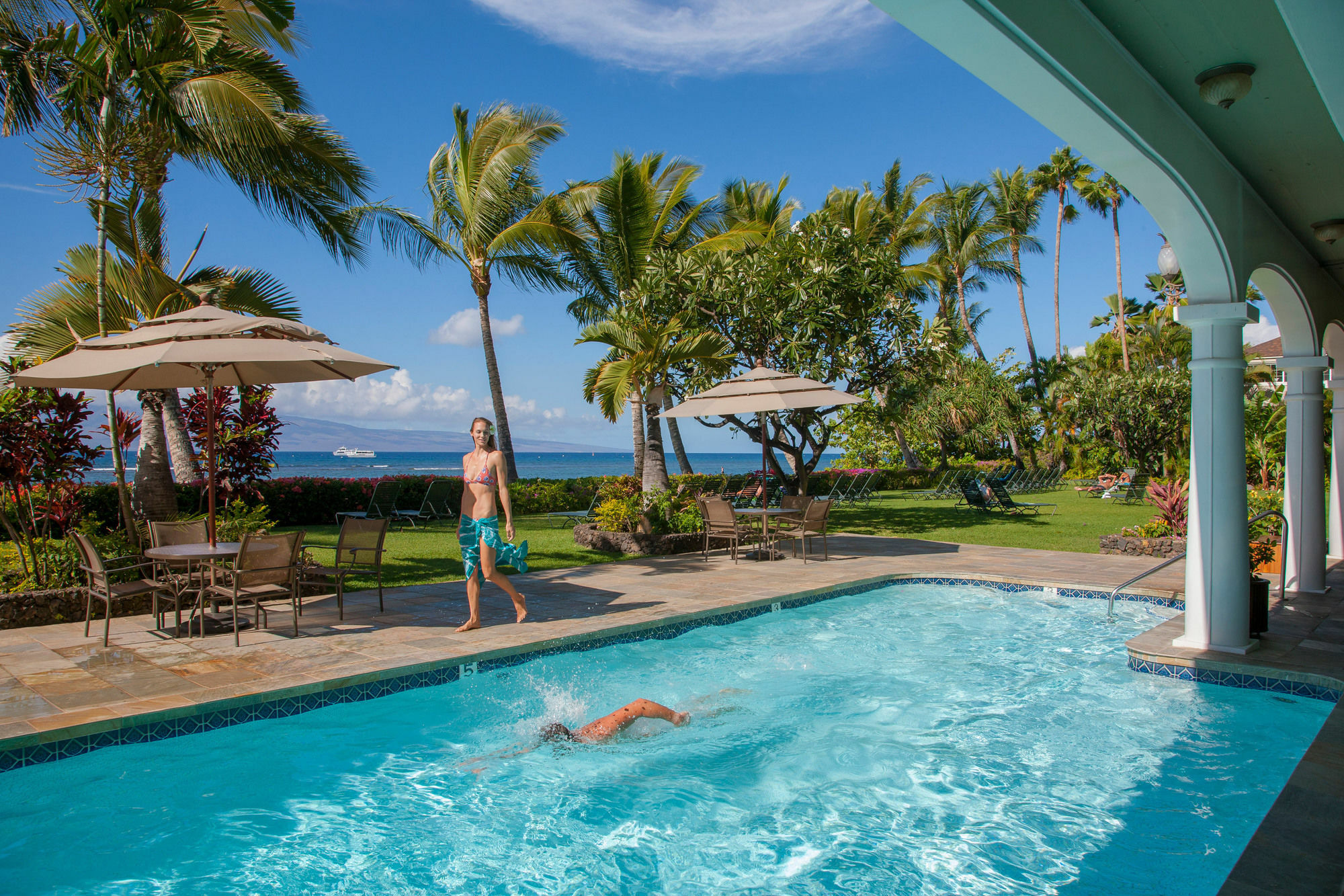 Lahaina Shores Beach Resort Экстерьер фото