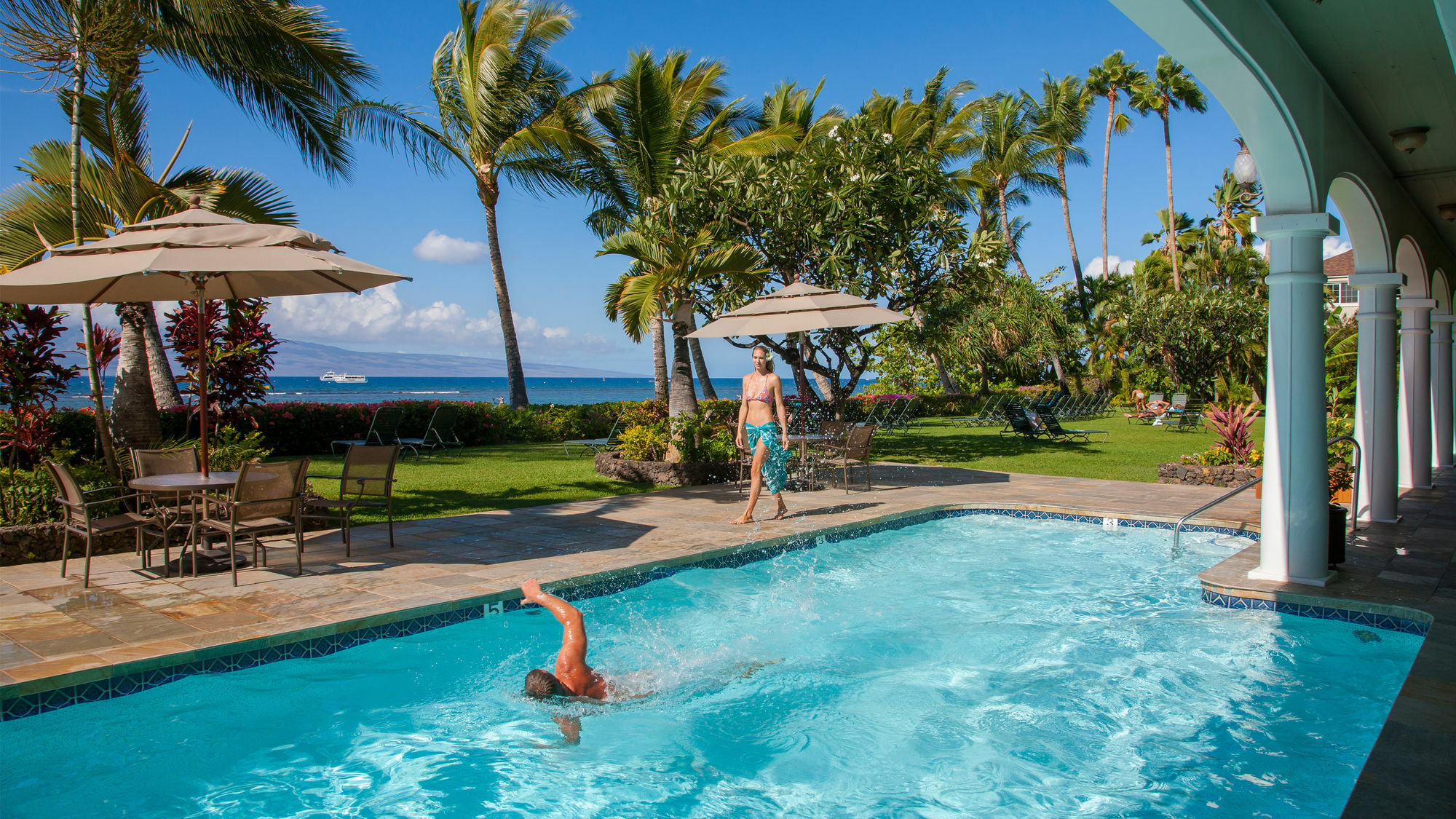 Lahaina Shores Beach Resort Экстерьер фото