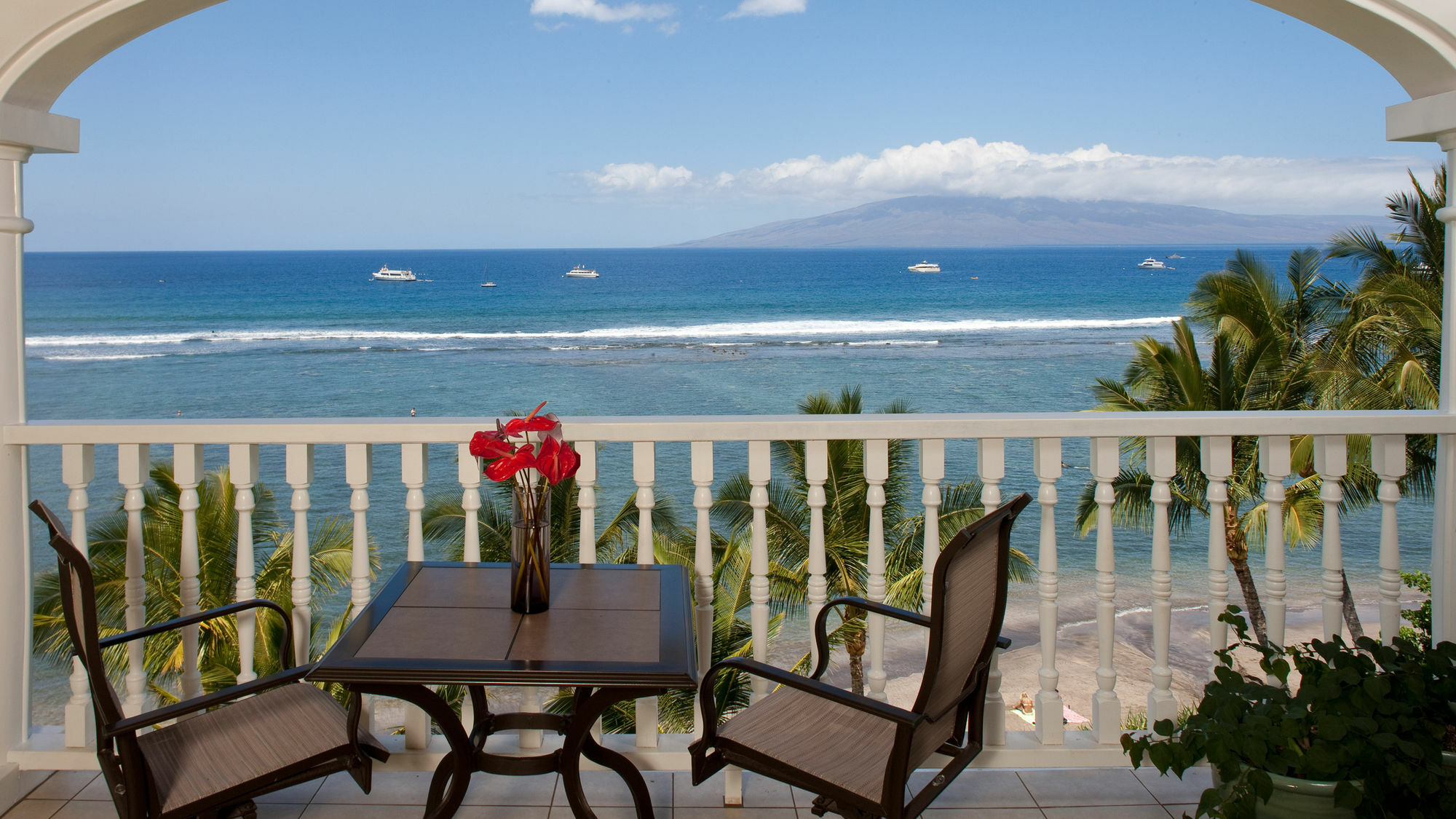 Lahaina Shores Beach Resort Экстерьер фото