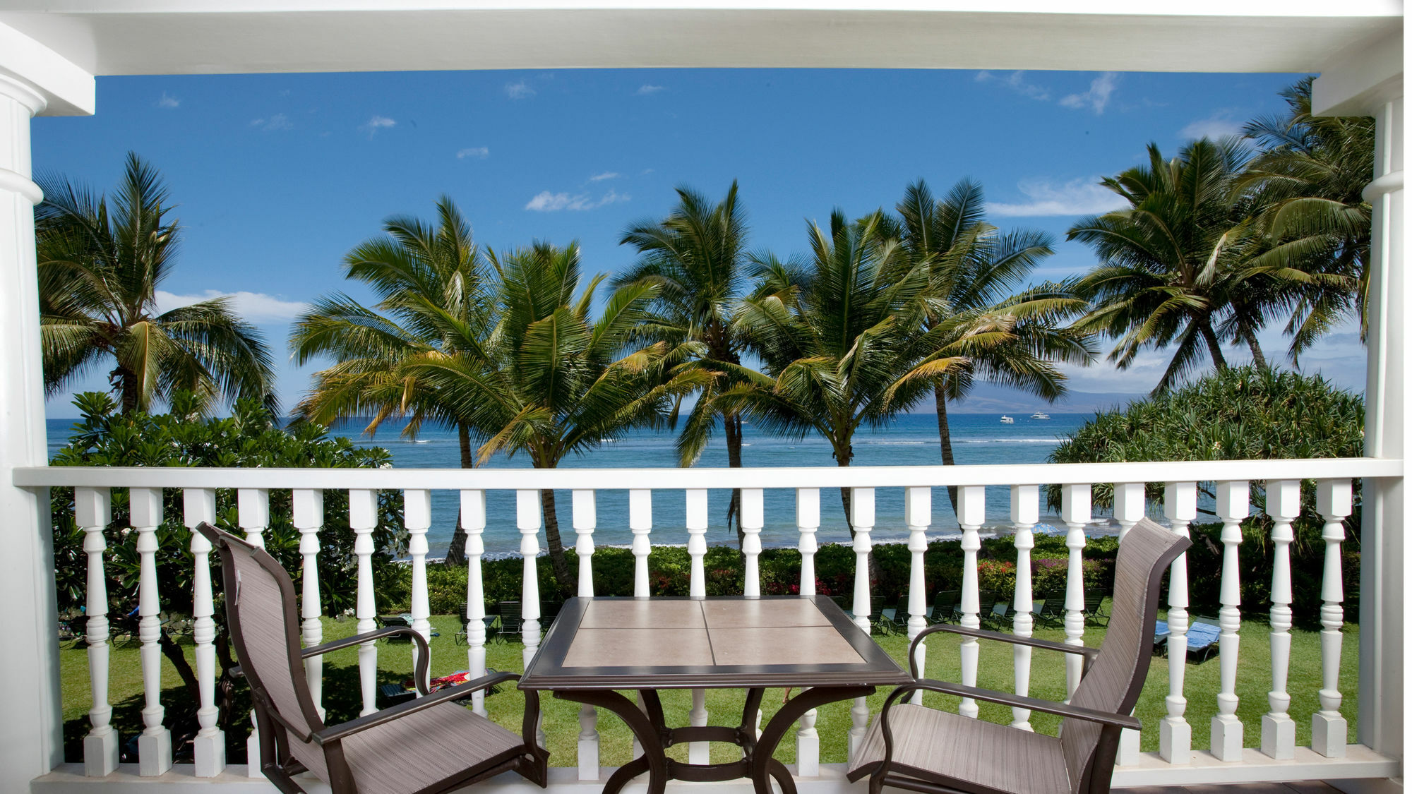 Lahaina Shores Beach Resort Экстерьер фото